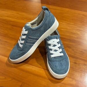 REVITALIGN Orthotic Canvas with Leather Details Slip-on Sneakers- Dara